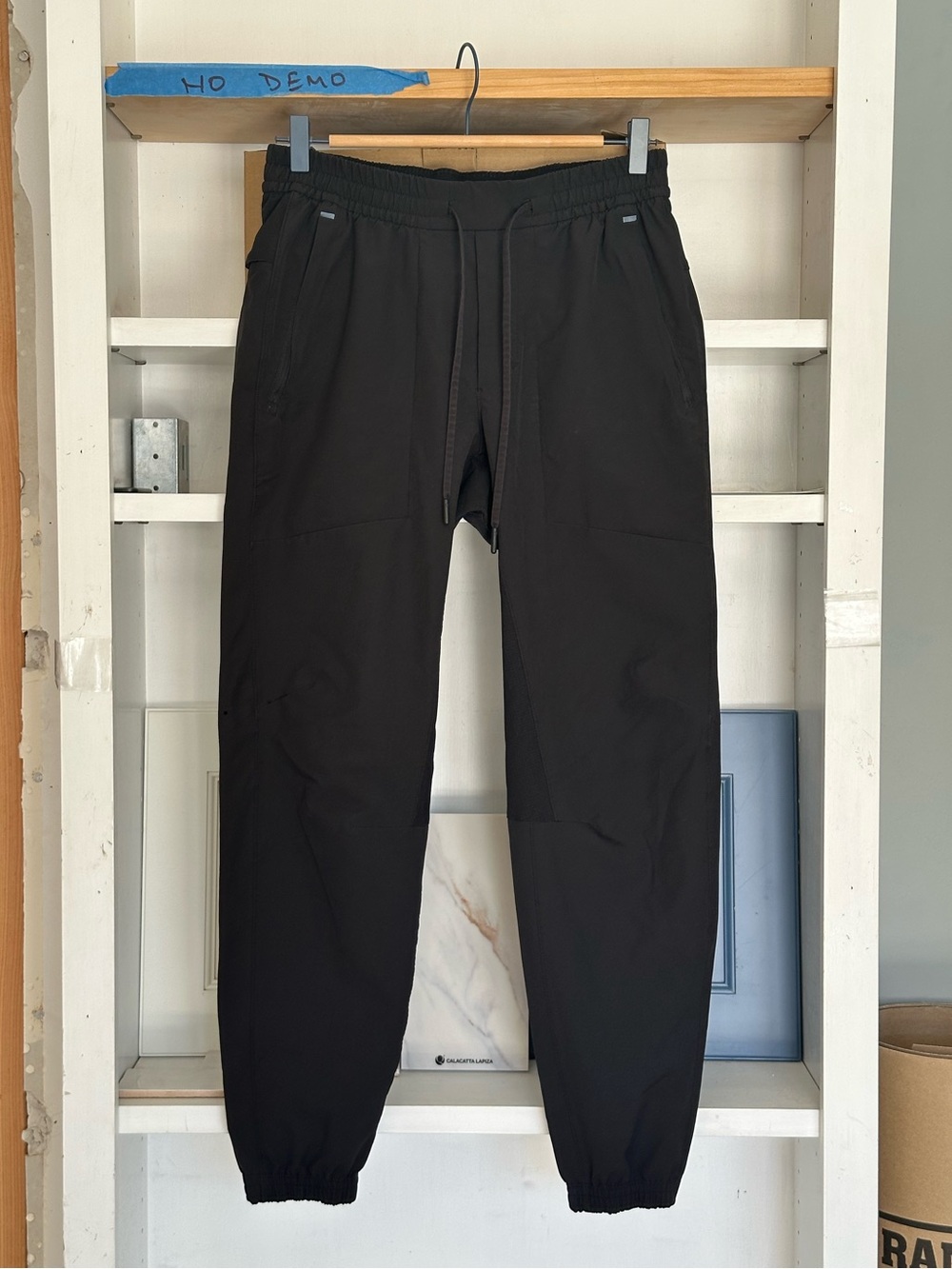 LULULEMON •  License to Train Jogger 
Black
